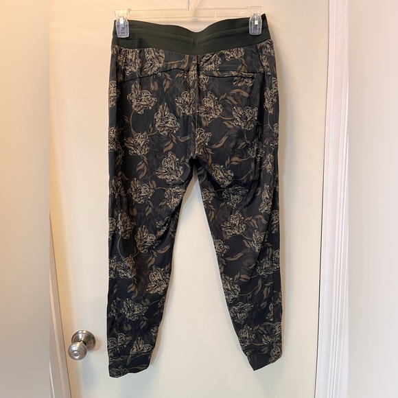 Athleta Green Floral Ankle Pants - Picture 6 of 14